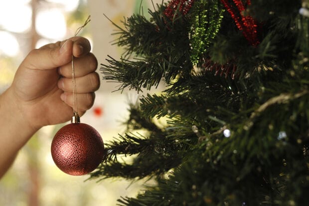 wiegt weihnachtsbaum