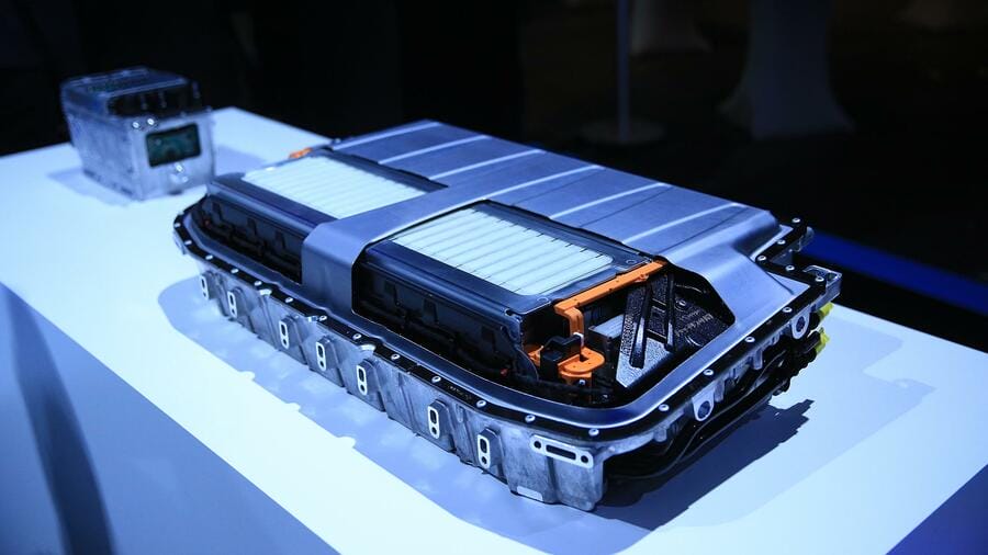 wiegt eine e auto batterie