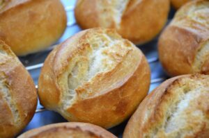 was wiegt ein brötchen
