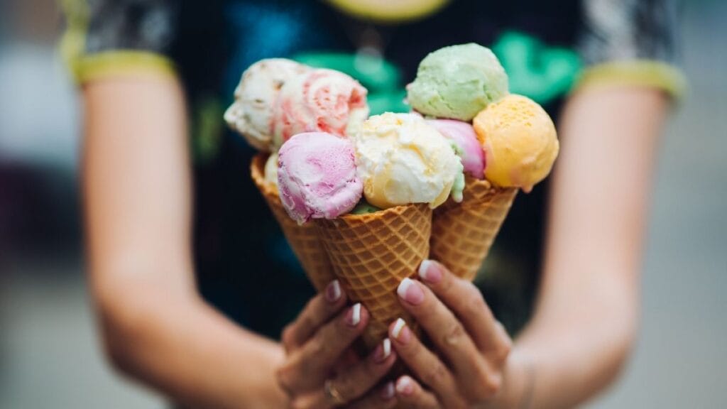 wiegt kugel eis