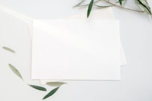 was wiegt ein blatt papier