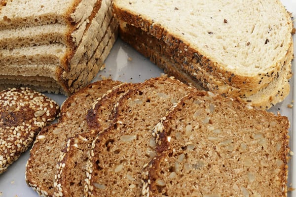 wie viel wiegt eine scheibe brot