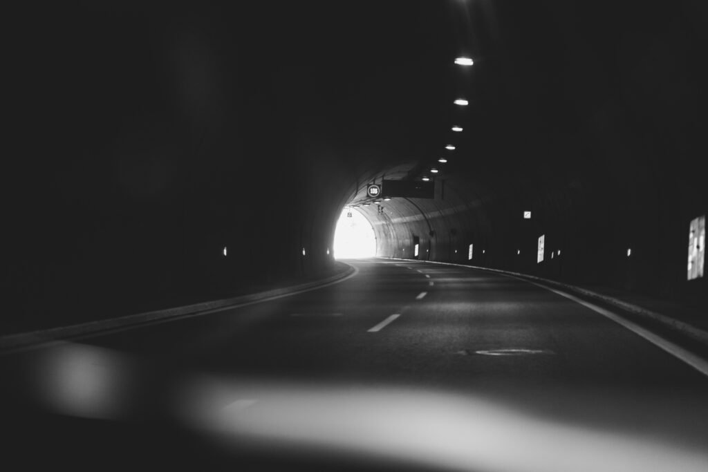 Was müssen Sie beachten bevor Sie in einen Tunnel einfahren