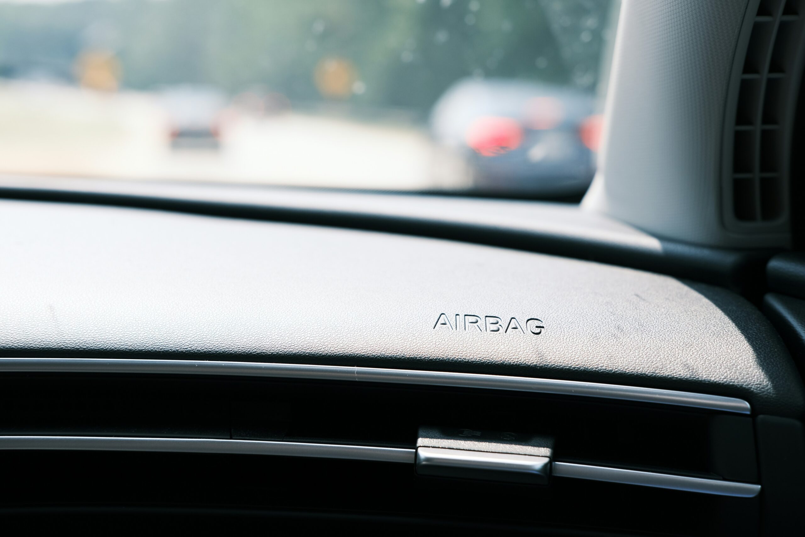 was ist hinsichtlich der gewünschten schutzwirkung von airbags zu beachten