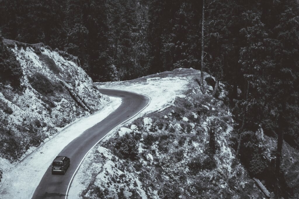 wie durchfahren sie sicher eine gefällestrecke