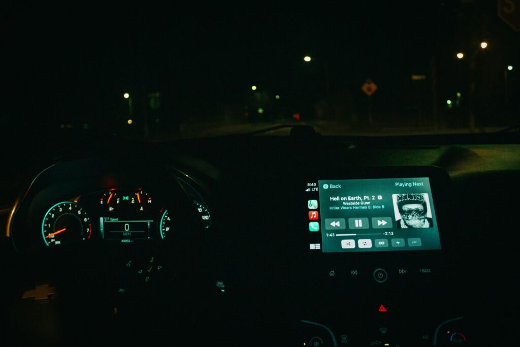 Wovor kann gelbes Blinklicht auf einem Fahrzeug warnen