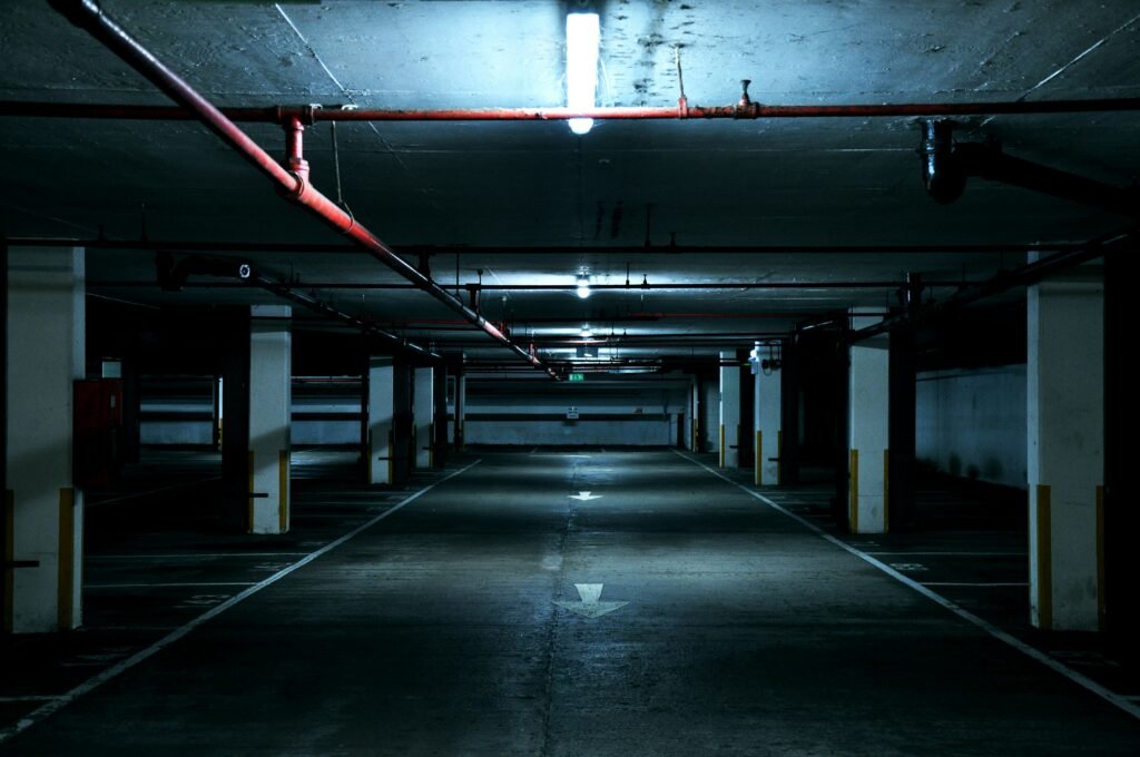 Worauf müssen Sie achten wenn sie in eine tiefgarage fahren