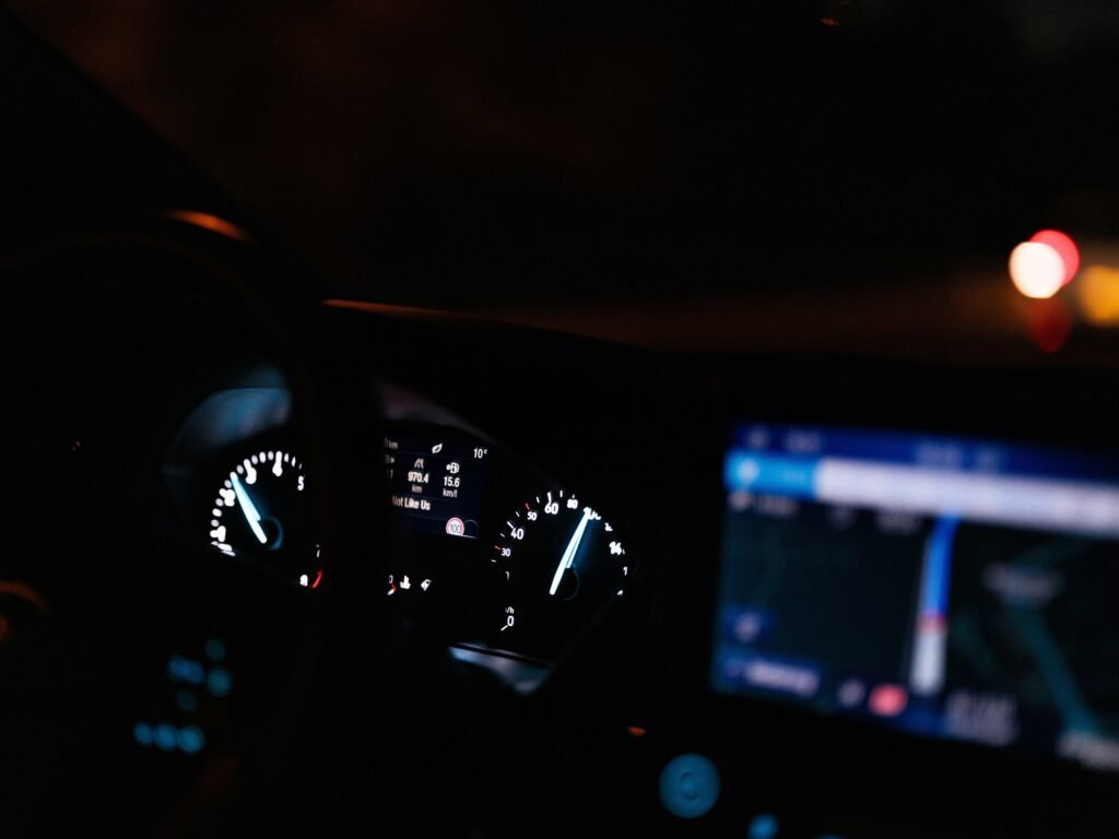 Wovor kann gelbes Blinklicht auf einem Fahrzeug warnen