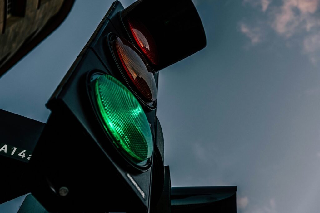 worauf müssen sie beim umschalten der ampel auf grün achten